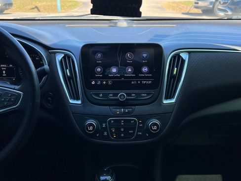 Used 2020 Chevrolet Malibu LT image 17