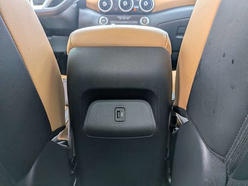Used 2025 Nissan Sentra SV w/ SV Premium Package FWD image 16
