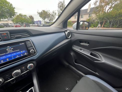 Used 2025 Nissan Versa SV FWD image 33