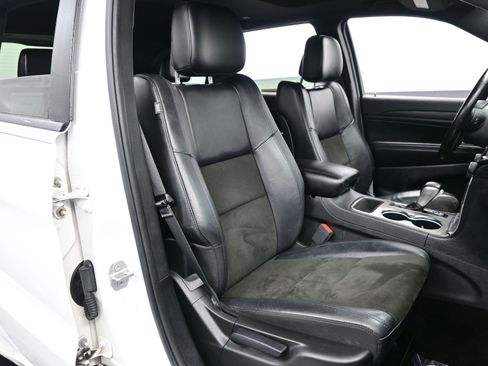 Used 2021 Jeep Grand Cherokee Laredo X image 14