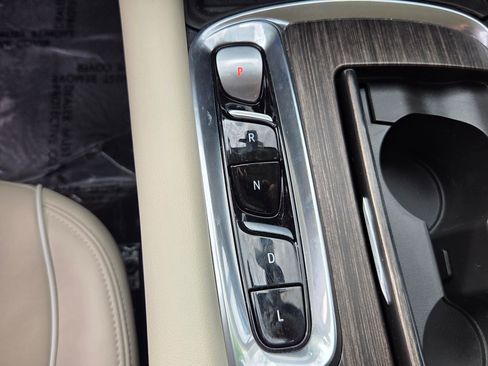 Used 2022 Buick Enclave Avenir w/ Avenir Technology Package image 13