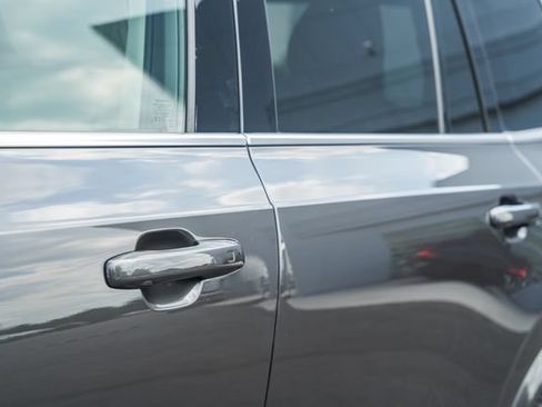 Certified 2024 Volvo XC90 B6 Plus w/ Protection Package Premier AWD/4WD image 17