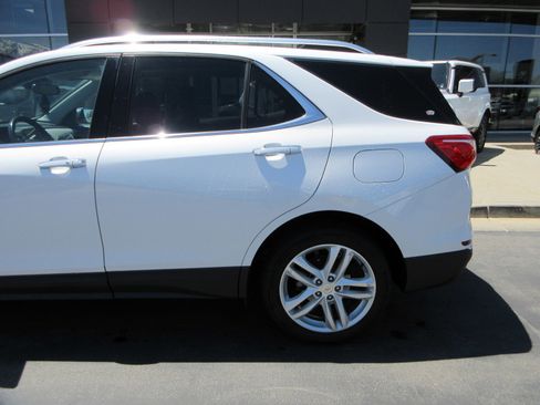 Used 2020 Chevrolet Equinox Premier AWD/4WD image 5