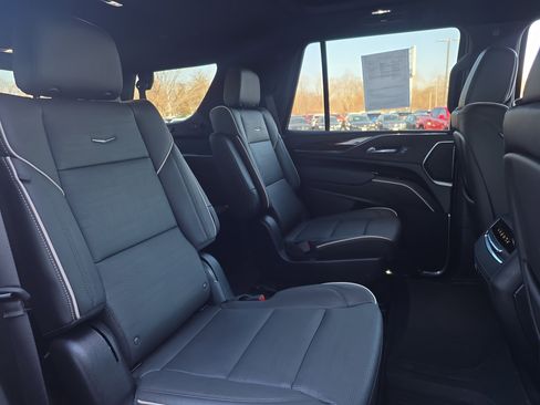Used 2024 Cadillac Escalade Premium Luxury w/ Performance Package image 37