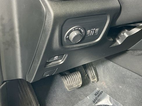 Used 2023 Jeep Grand Cherokee L Laredo AWD/4WD image 10