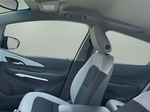 Used 2020 Chevrolet Bolt LT image 17