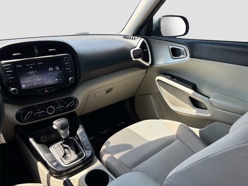 Used 2022 Kia Soul LX FWD image 21