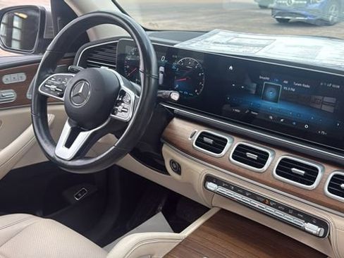 Used 2023 Mercedes-Benz GLS 450 4MATIC image 17