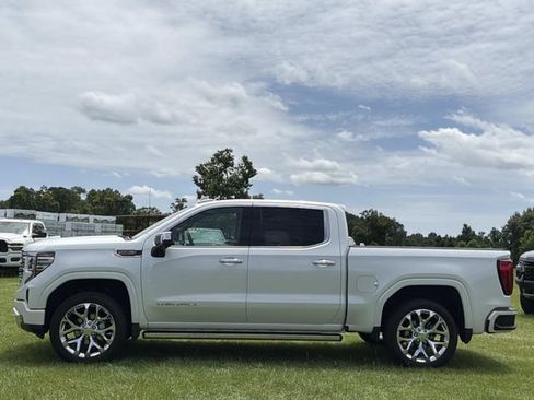Used 2023 GMC Sierra 1500 Denali w/ Denali Reserve Package AWD/4WD image 12