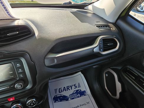 Used 2016 Jeep Renegade 75th Anniversary image 21