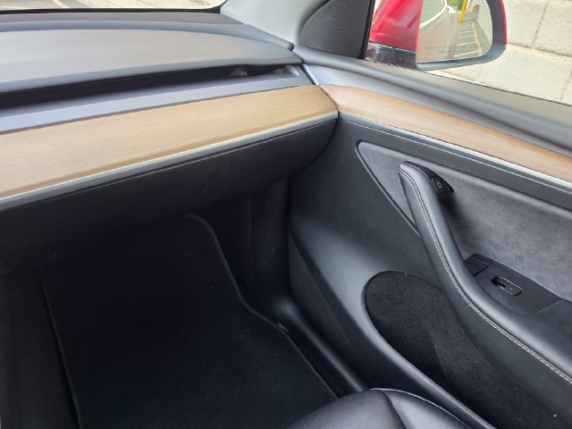 Used 2024 Tesla Model Y Long Range AWD/4WD image 38
