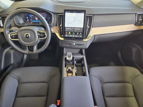 Used 2025 Volvo XC90 T8 Plus w/ Protection Package Premier image 32