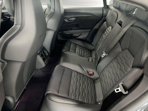 New 2026 Audi RS e-tron GT performance image 15