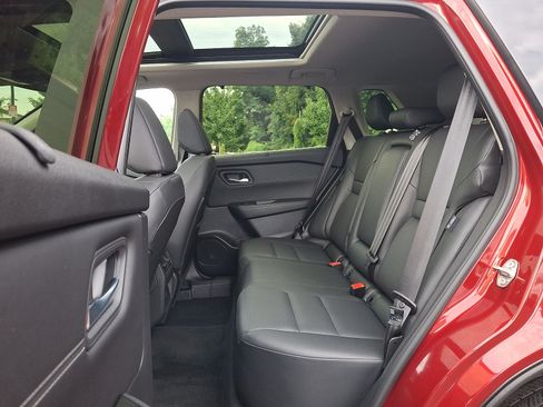 Certified 2026 Nissan Rogue SV w/ SV Premium Package AWD/4WD image 10