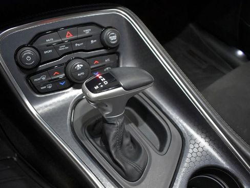 Used 2018 Dodge Challenger R/T Scat Pack w/ Leather Interior Group image 22