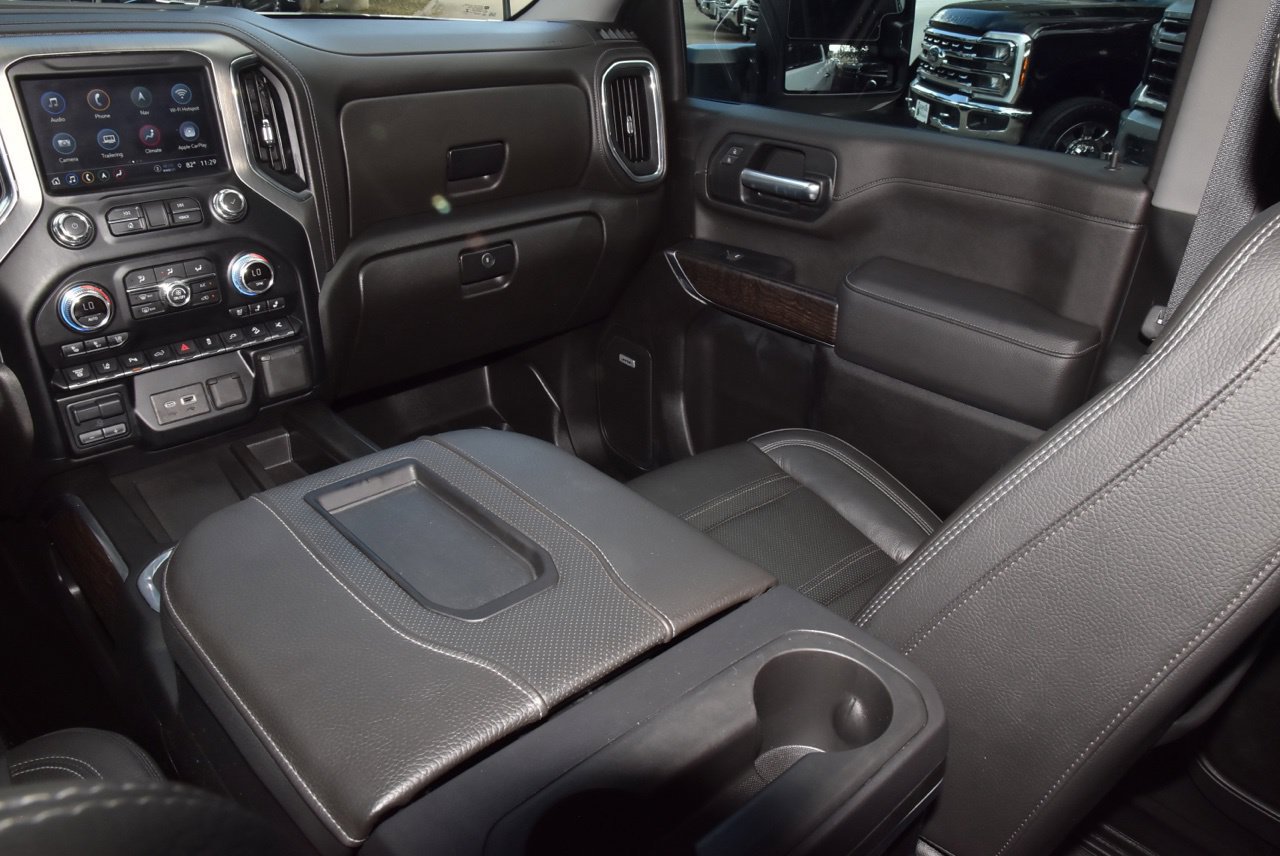 Used 2022 GMC Sierra 3500 Denali w/ Denali Ultimate Package AWD/4WD image 17