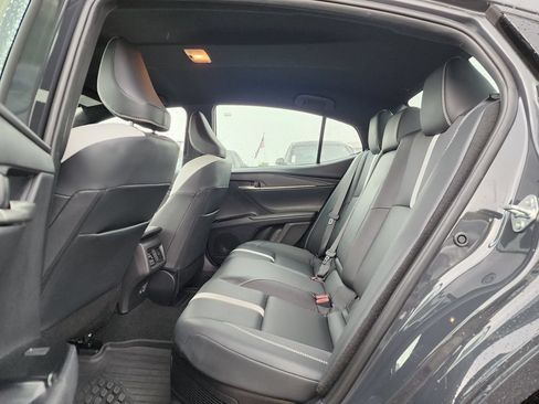 Used 2025 Toyota Camry SE FWD image 15