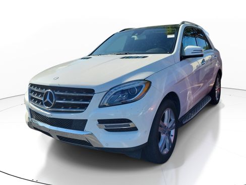 Used 2014 Mercedes-Benz ML 350 BlueTEC 4MATIC image 3