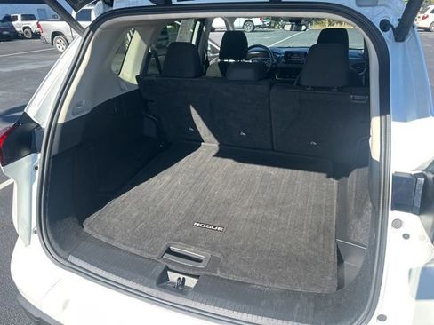 Used 2024 Nissan Rogue SV image 29