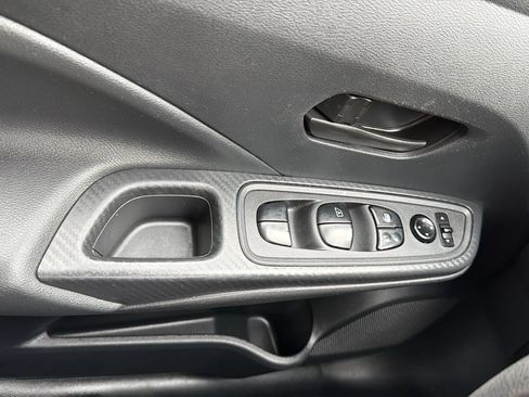 Used 2020 Nissan Versa S FWD image 22