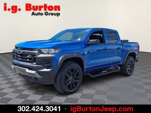 Used 2023 Chevrolet Colorado Trail Boss w/ Advanced Trailering Package AWD/4WD image 3