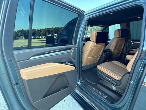 Used 2025 Cadillac Escalade ESV Premium Luxury w/ Touring Package AWD/4WD image 14
