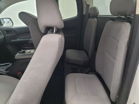 Used 2018 Chevrolet Colorado W/T w/ WT Convenience Package RWD image 18