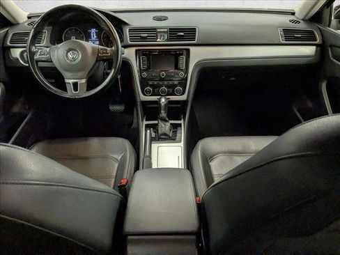 Used 2012 Volkswagen Passat 2.5 SE image 18