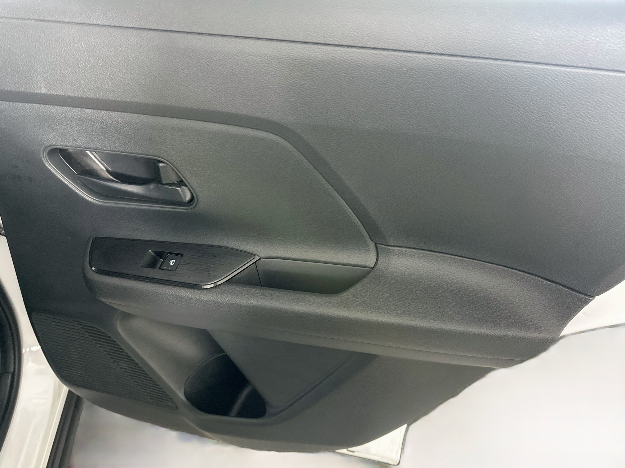 Used 2025 Nissan Kicks S FWD image 27