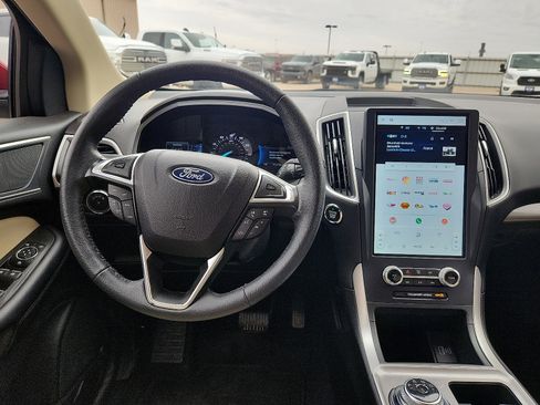 Used 2024 Ford Edge SEL w/ Convenience Package image 11