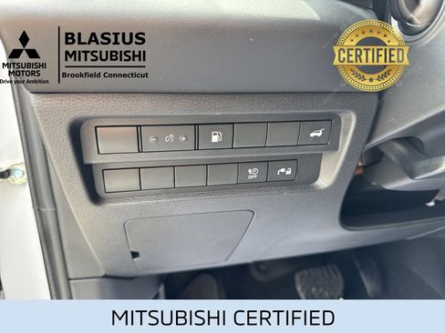 Used 2023 Mitsubishi Outlander 4WD Plug-In Hybrid image 22