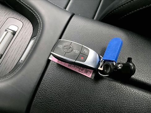 Used 2024 Mercedes-Benz GLS 450 4MATIC image 15