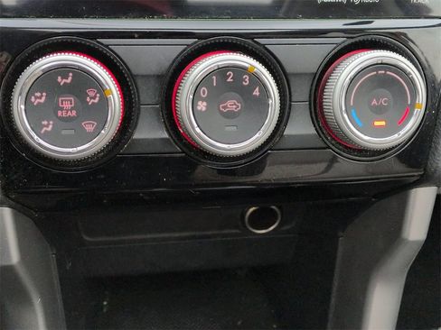 Used 2016 Subaru Forester 2.5i Premium w/ All-Weather Package image 23