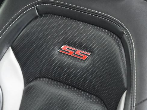 Used 2017 Chevrolet Camaro SS image 18