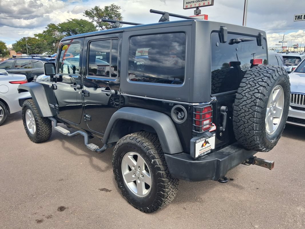 Used 2011 Jeep Wrangler Unlimited Rubicon w/ Connectivity Group AWD/4WD image 5