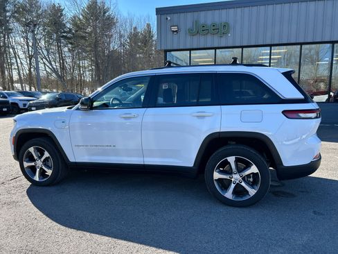 Used 2022 Jeep Grand Cherokee Limited 4xe image 9