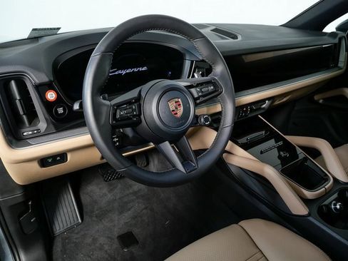 Certified 2026 Porsche Cayenne image 4