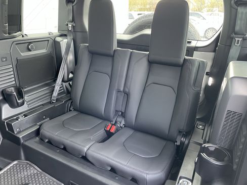 Used 2023 Land Rover Defender 110 S image 32