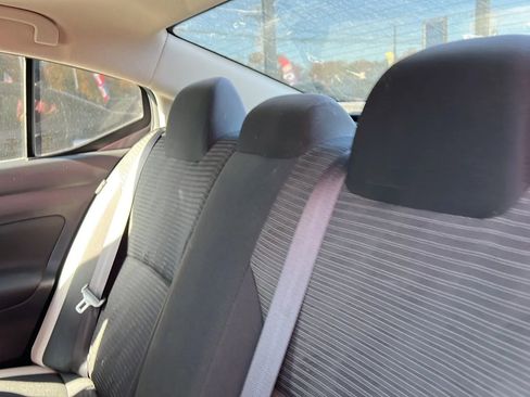 Used 2021 Nissan Versa SV image 35