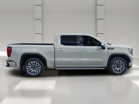 Used 2026 GMC Sierra 1500 Denali Ultimate AWD/4WD image 6