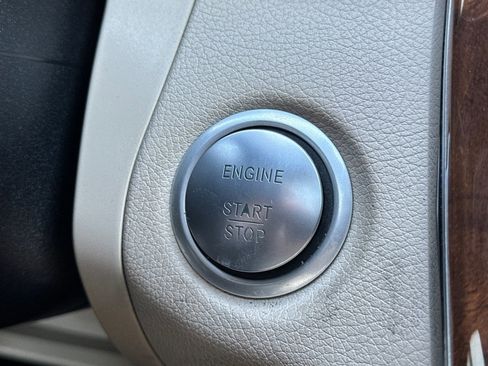 Used 2018 Mercedes-Benz C 300 Sedan image 32