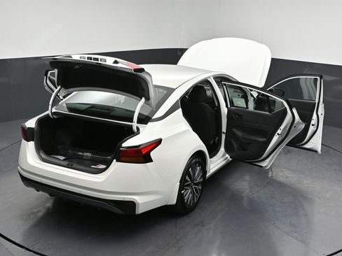New 2026 Nissan Altima 2.5 SV FWD image 32