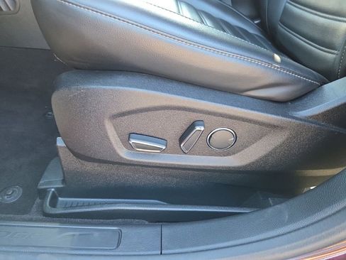 Used 2019 Ford Edge SEL w/ Equipment Group 201A AWD/4WD image 12