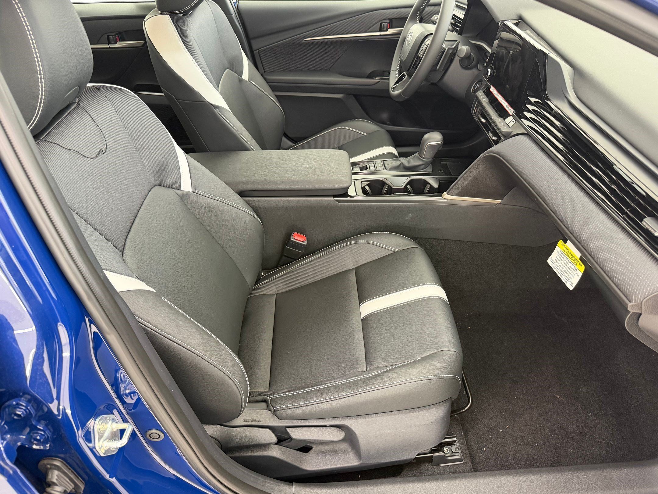 Used 2026 Toyota Camry SE w/ Convenience Package FWD image 23