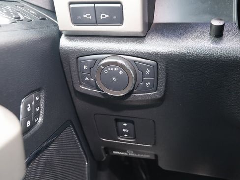 Used 2020 Ford F250 Lariat w/ Lariat Value Package image 33