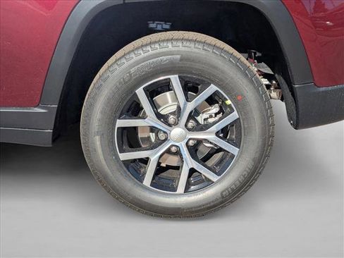 New 2025 Jeep Grand Cherokee Limited image 10