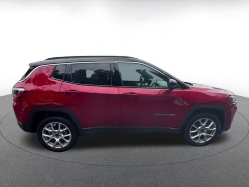 Used 2025 Jeep Compass Limited AWD/4WD image 16