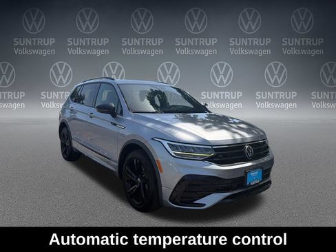 Used 2023 Volkswagen Tiguan SE R-Line FWD image 9