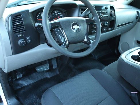 Used 2013 Chevrolet Silverado 1500 W/T RWD image 10