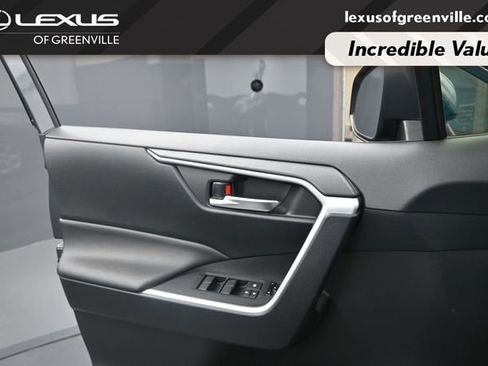 Used 2019 Toyota RAV4 XLE w/ Convenience Package FWD image 20
